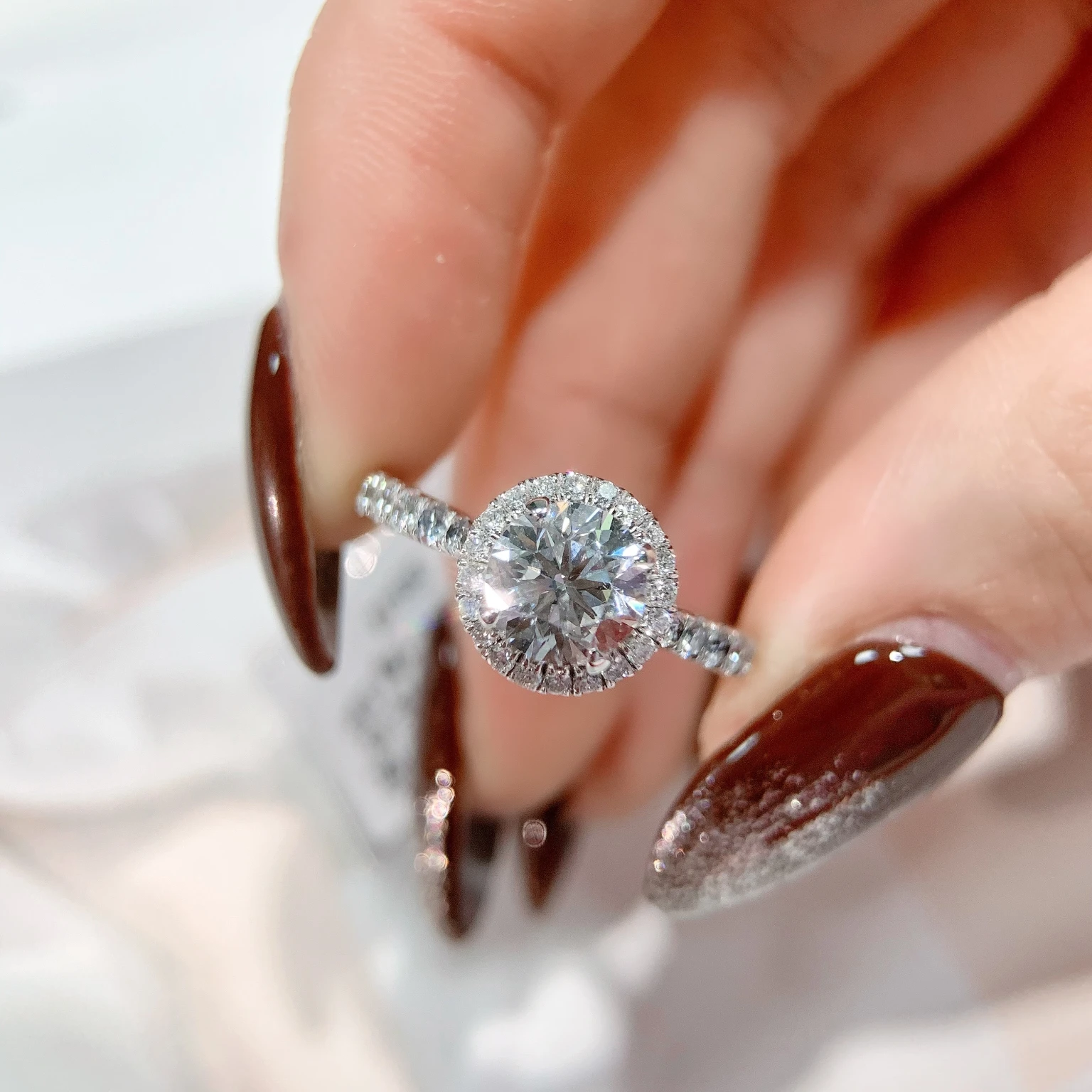 Женское кольцо с