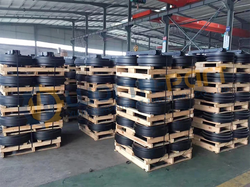 Hyundai R220 R305 K2042317 81N8-13010 Idler, R500lc-7 Front Idler for R200 R290lc-9 R320lc-9 R450 Roller Part No. 81Qb-13011