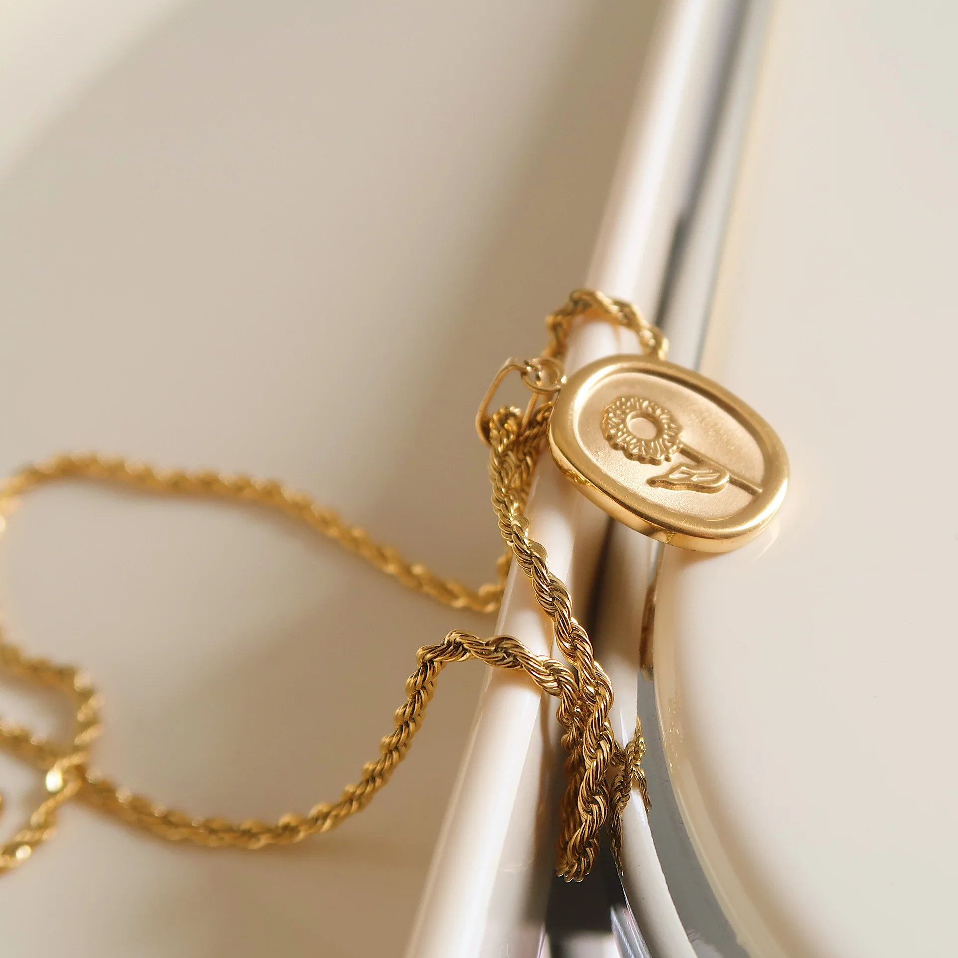 Wholesale Golden Sunflower Flower Pendant Necklace Link Chain Necklaces Dainty Jewelry Wedding Gifts For Women