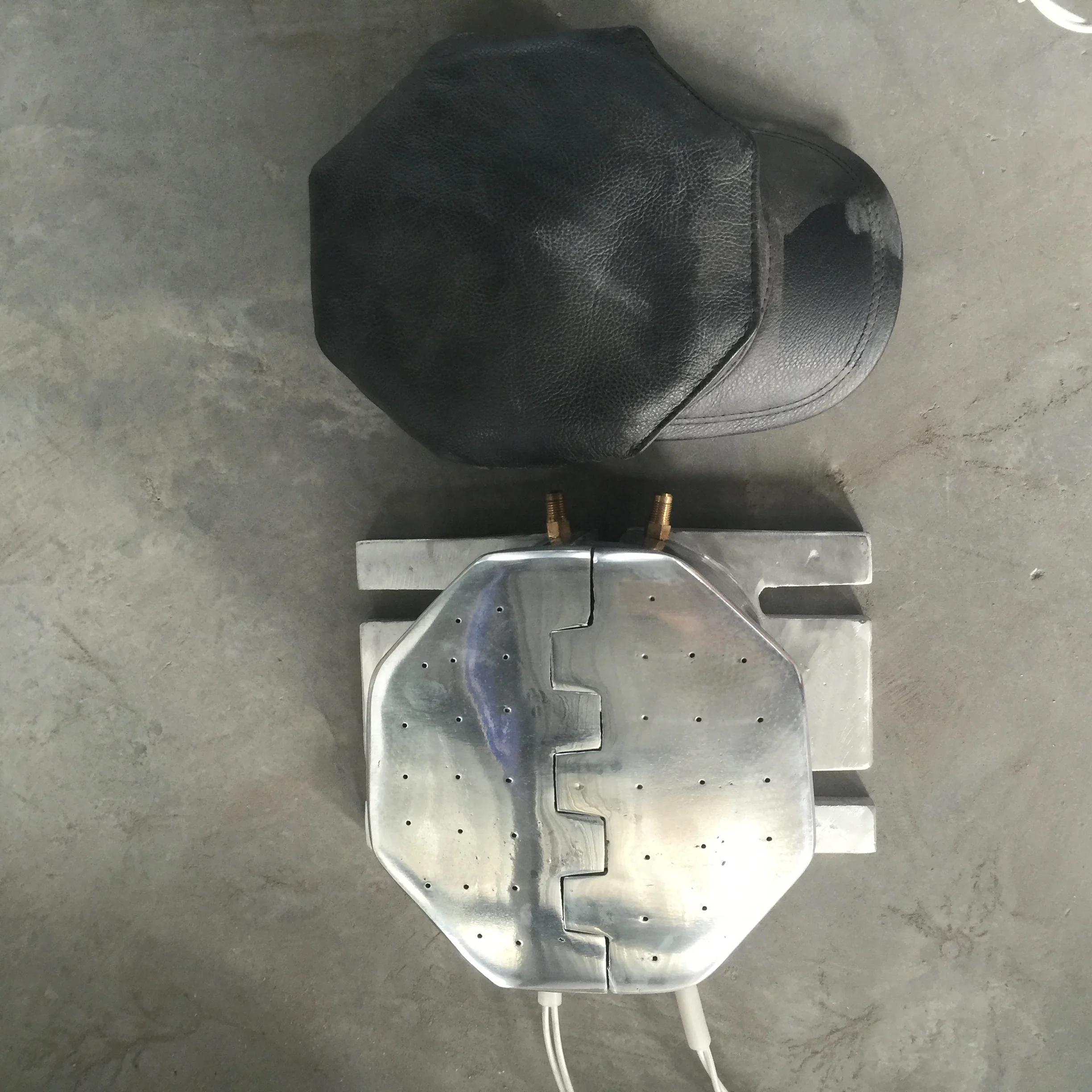 Factory supply heat and cold function steamer cap ironing machine cap pressing machine