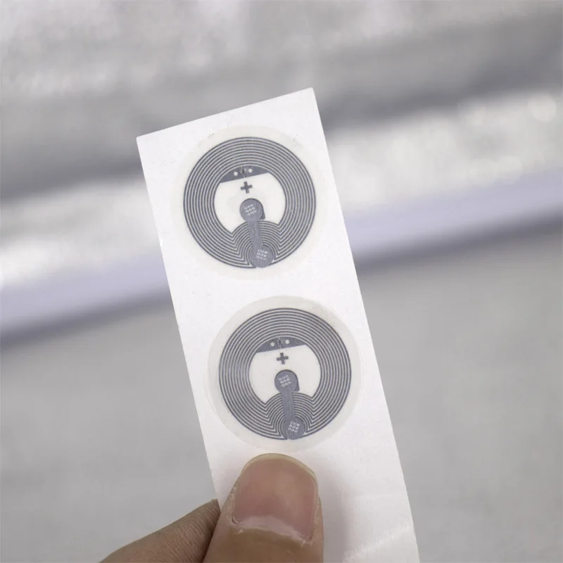 Blank Paper NFC Tag Wholesale Custom Printing Brand Logo on RFID UHF Hang Tag NFC Tags For Clothing
