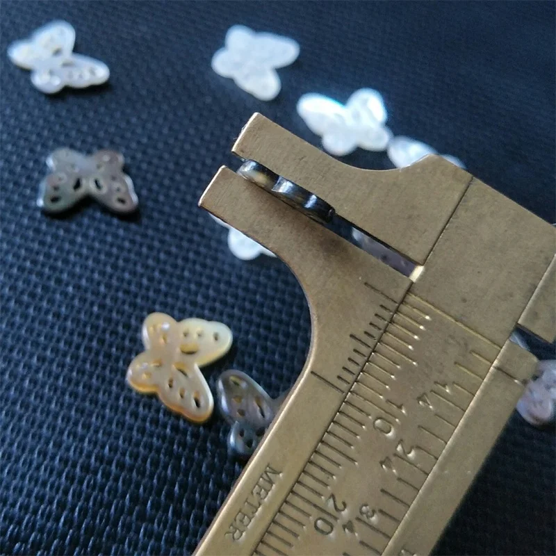 Natural pearl shells hollow out carving shell butterfly shape exquisite jewelry materials