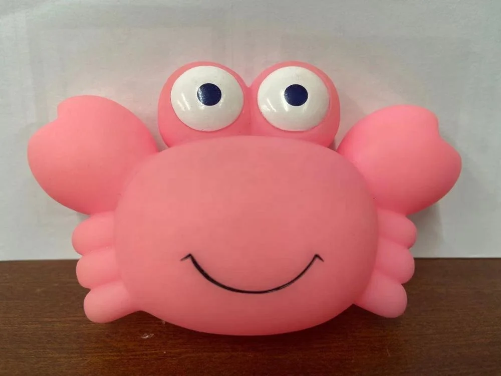 
Wholesale Bulk Lot Vinyl Baby Bath Water Duck Toy Sounds Mini Yellow Rubber Ducks Toys 