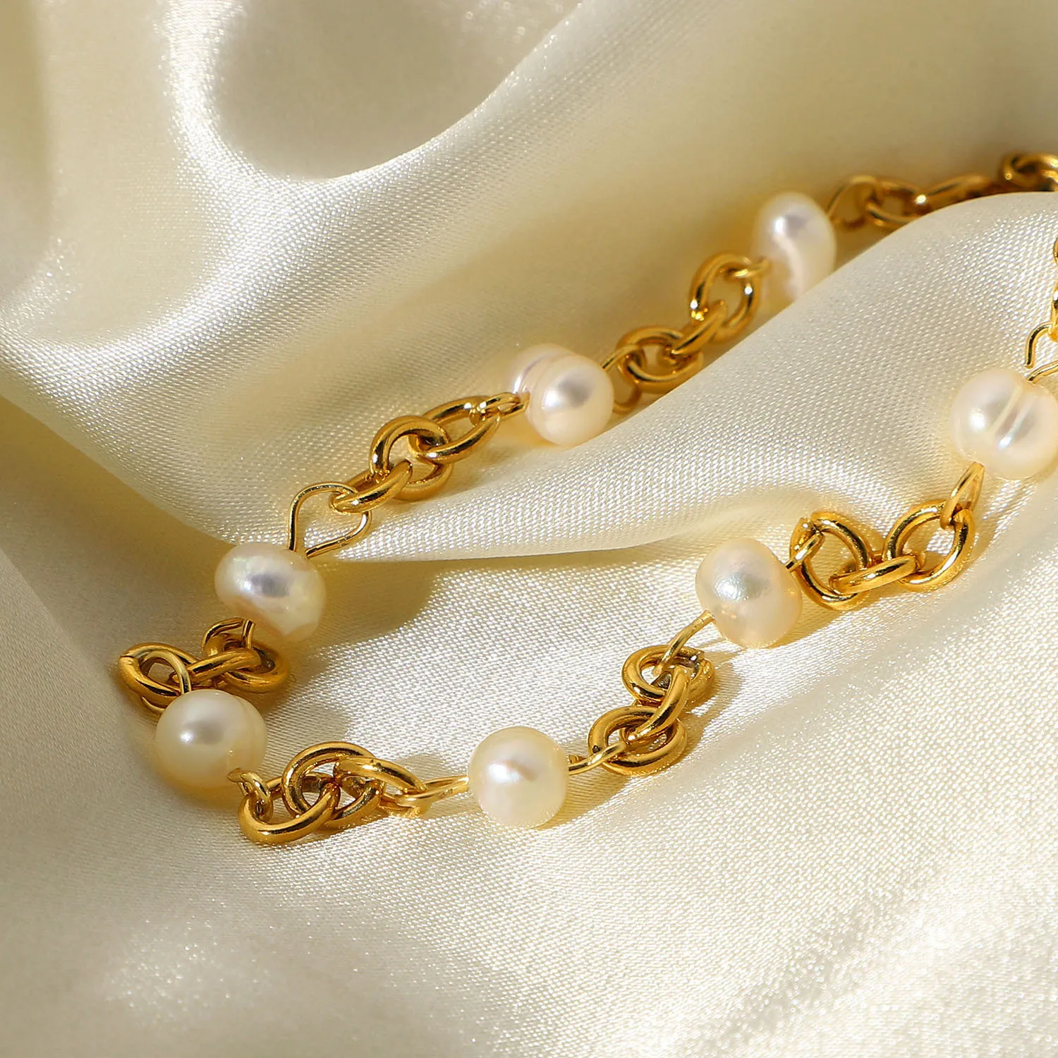 Hot Sale Stainless Steel 18K Gold Plated Natural Freshwater Pearl Chain Bracelet