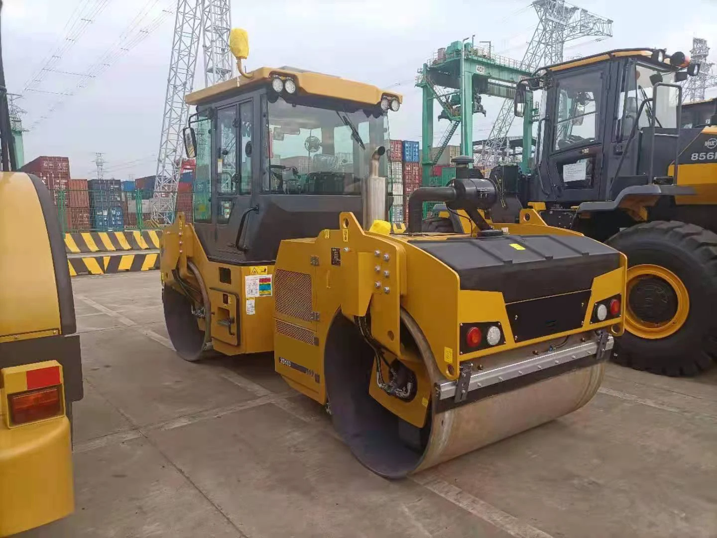 Small Hydraulic Vibratory 10 Ton Mini Road Roller XD103 for Sale
