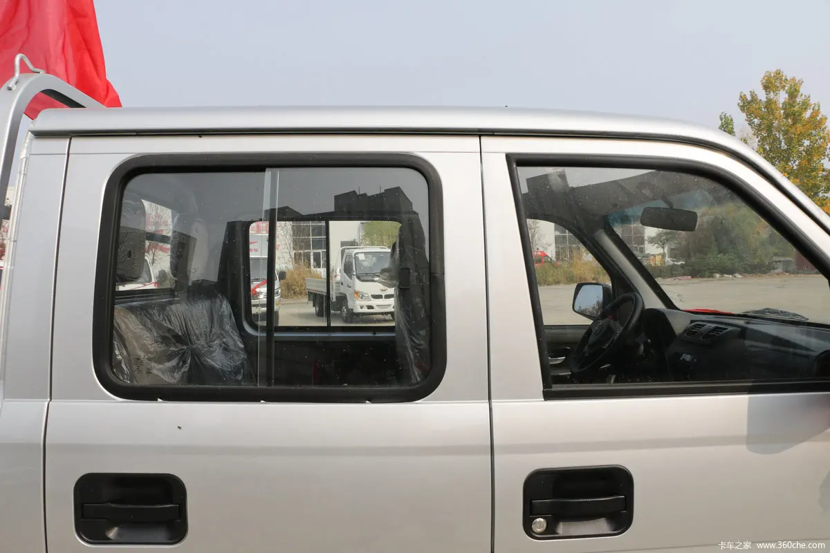 DONGFENG  C32S 4X2 122hp Van Truck 5Ton Light Trucks for sale