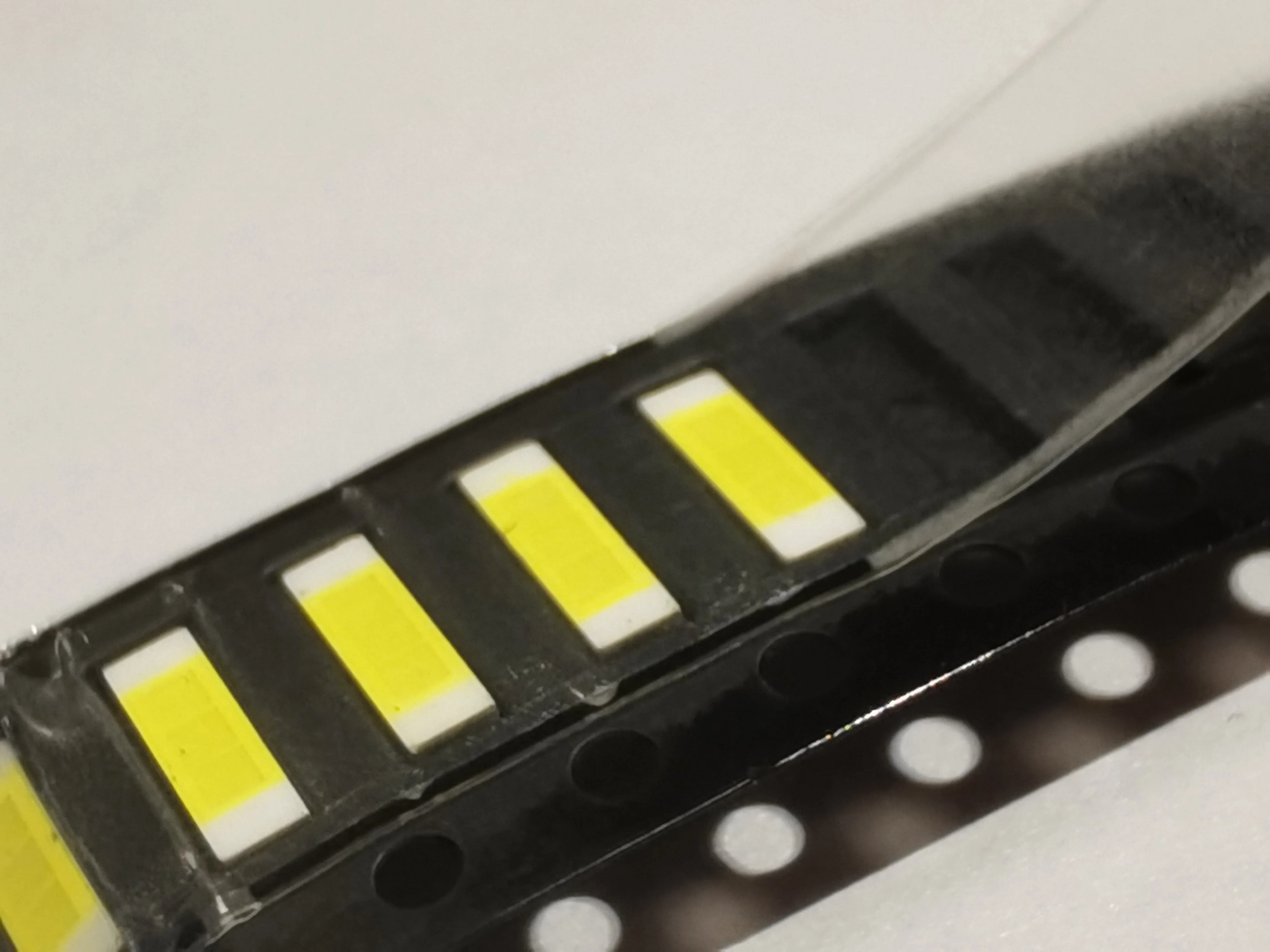 High-Light CSP1860 SMD LED 9.0-9.5V1.0A Chip Automotive Headlight White Color 6000k Car Lighting Project Installation Solutions