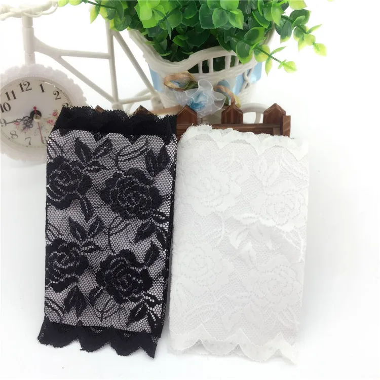 
New Women Fashion Summer Short Mitten Women Sunscreen Fingerless Gloves Driving Anti-uv Half Finger Lace Gloves 