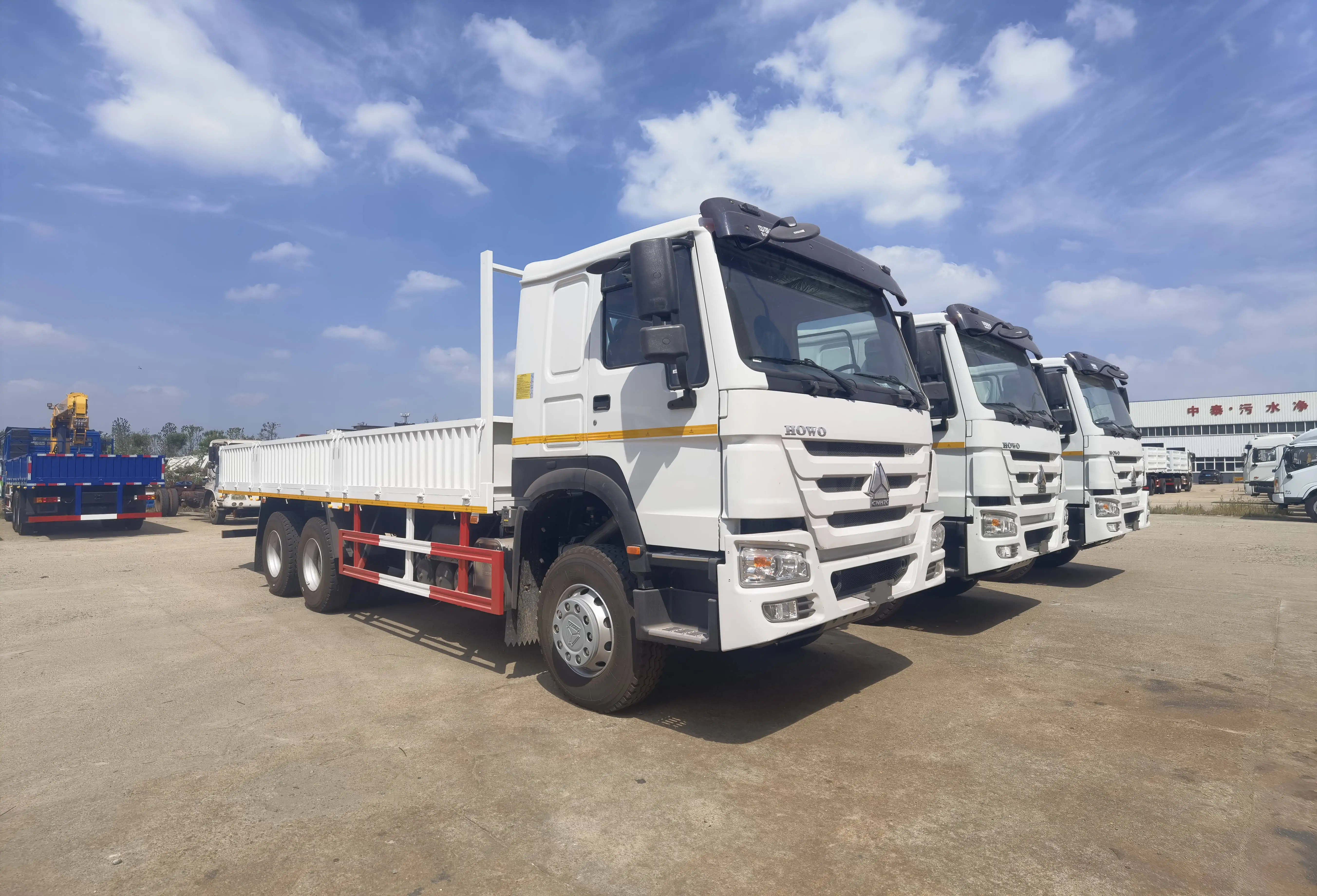 HOWO Cargo Truck Lorry Vehicle for Sale Mechanic 6*4 Truck Automatic Truckk in store