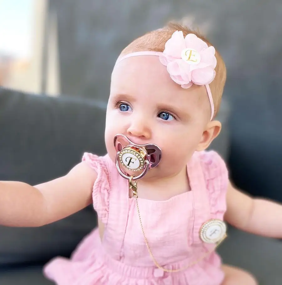 Dollbling Personalize Golden Bee Blue Wing Gold Chain Round Dummy Weaning Pacifier for Baby Shower
