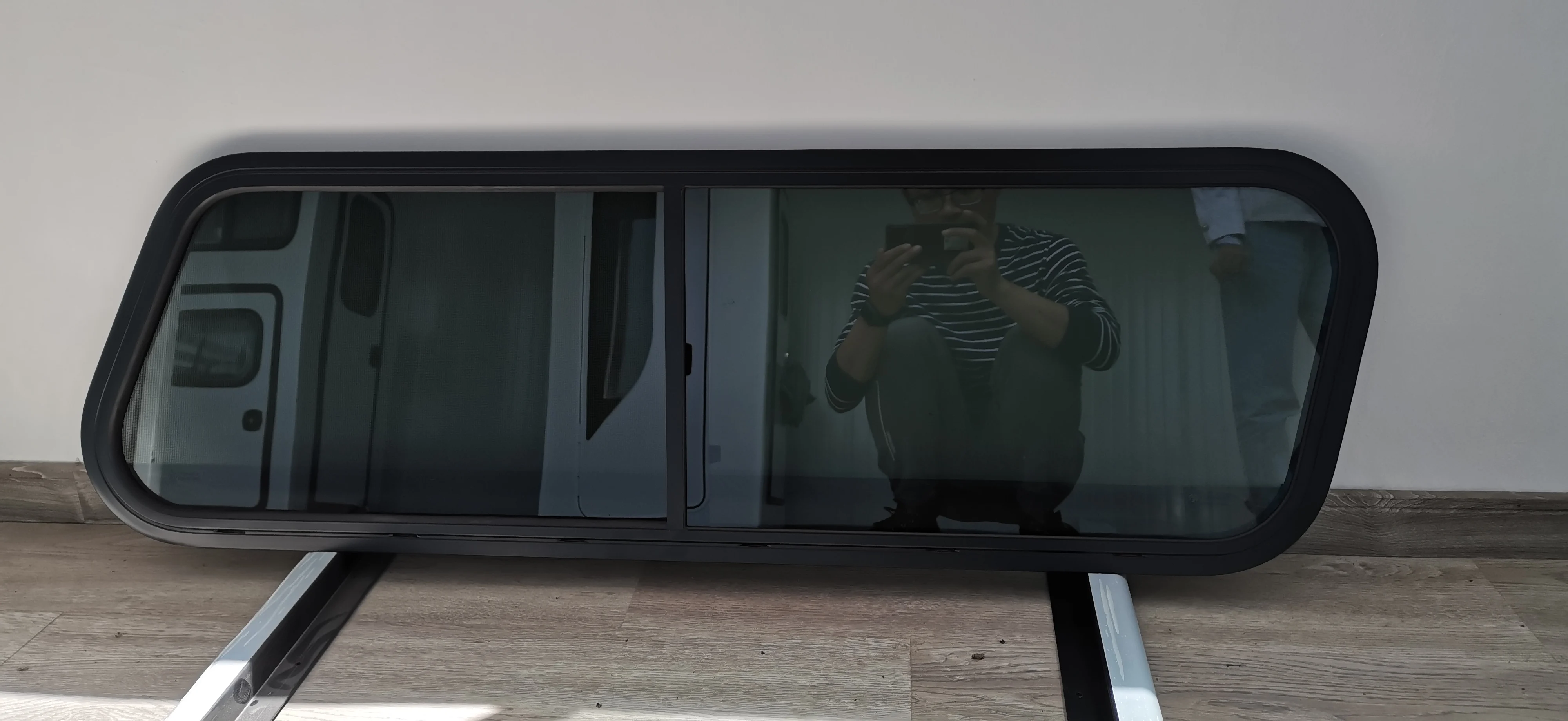 TONGFA anti-ultraviolet One sided screw push-pull window with E MARK certification for pickup