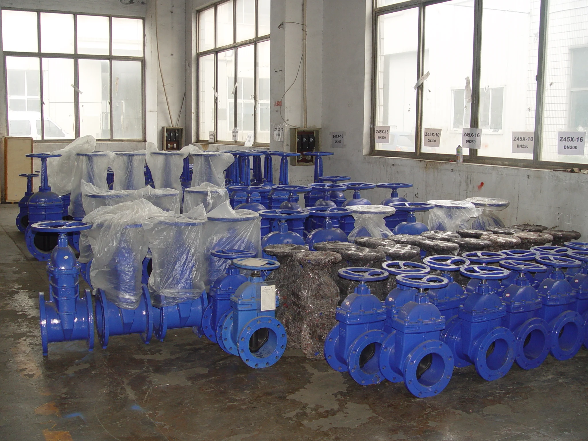 
China Factory Ductile Iron DIN F4 Non-rising Resilient Seated Gate Valve for water 
