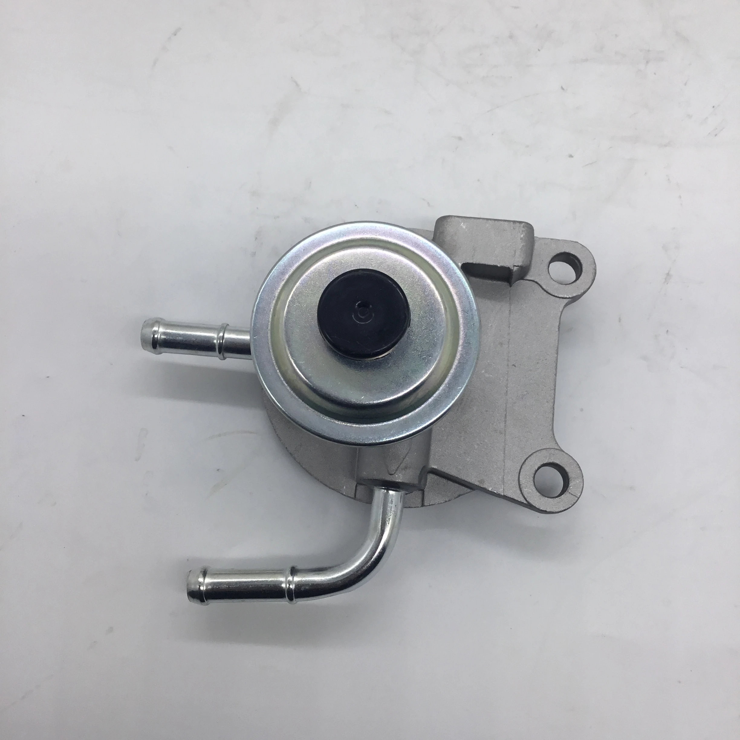 23380-17411 2338017411 Diesel Fuel Primer Pump Oil Filter Cover for Toyota Land Cruiser 1HZ
