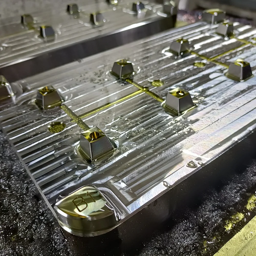 Изготовленные на заказ пластиковые формы для инъекций, oem для игрушек, медицинское авиационное строительство, спортивные товары, электроприборы