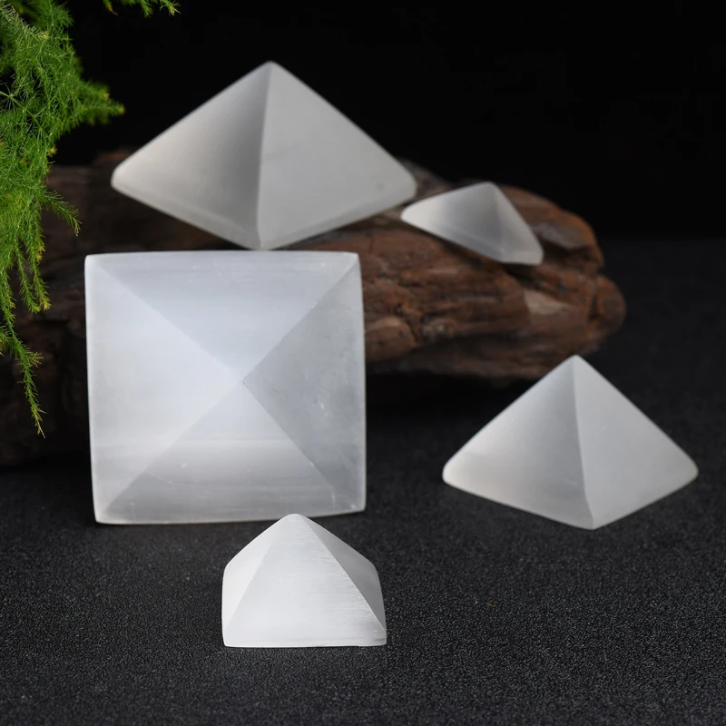 Hot selling Crystal Healing Energy Gypsum Stone Crystal Pyramid Positive Energy Meditation Diamond Pyramid