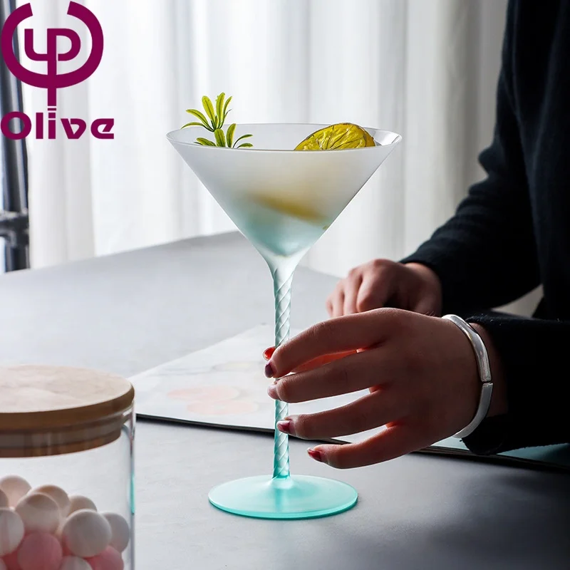 French Vintage Barware Macaron Colorful Hand Blown Gradient Tall Stem Crystal Glass Frosted Goblet Red Wine Glass For Cocktail