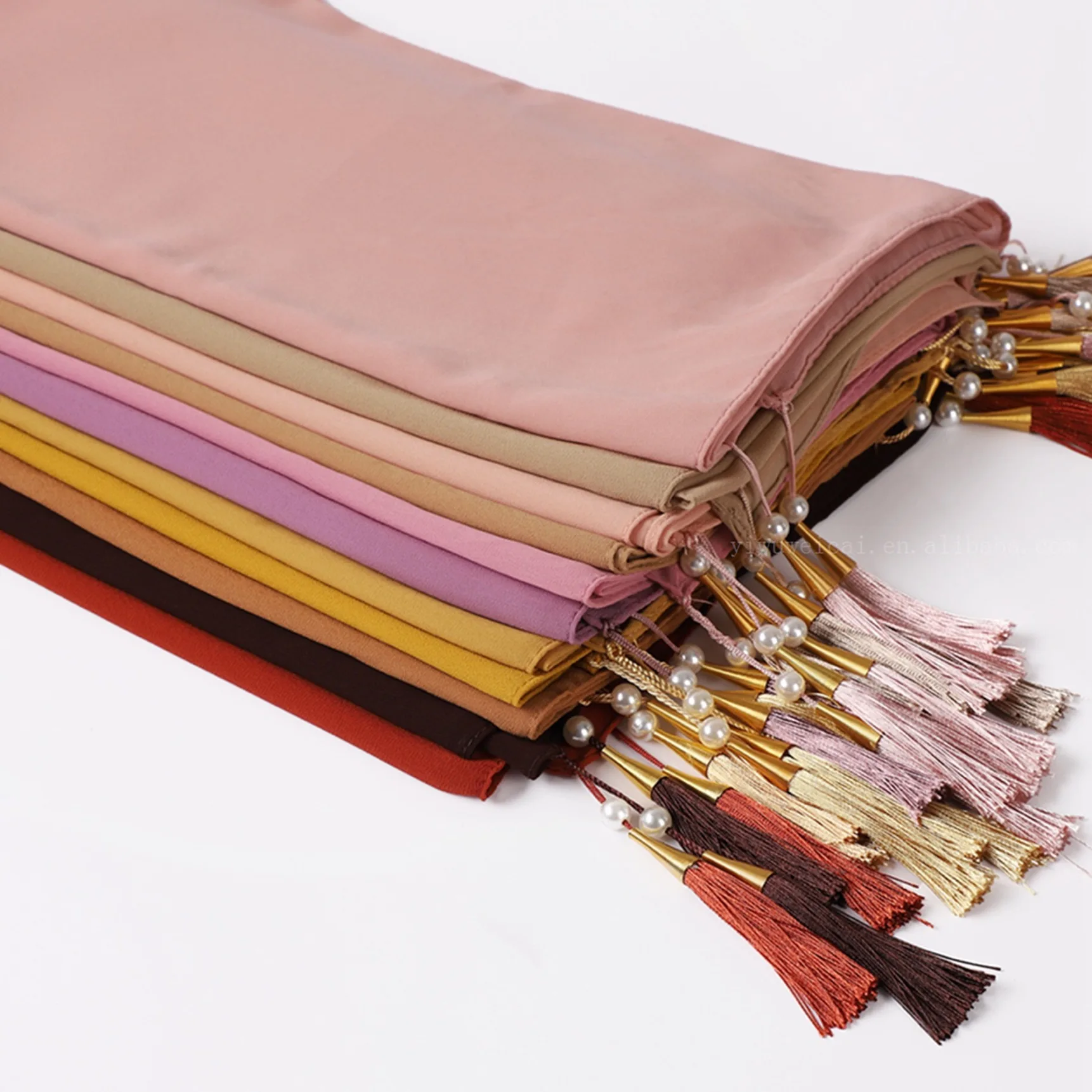 Оптовая продажа, шифоновый шарф из пузырчатой ткани, индонезийский шифоновый шарф с жемчугом, модный монохромный шарф с кисточками