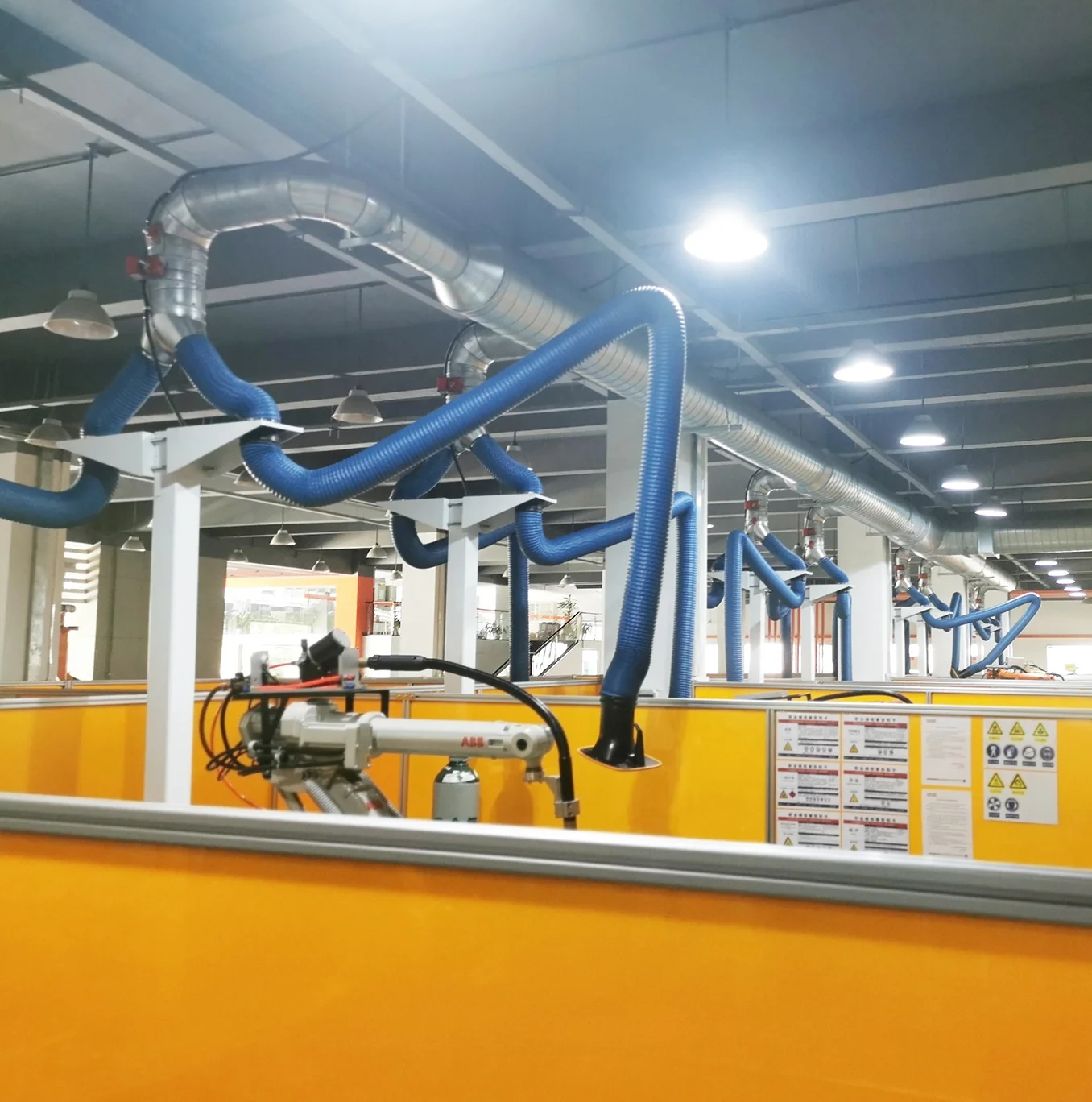 Welding fume and dust flexible extraction arm on the wall-mounted or pillar