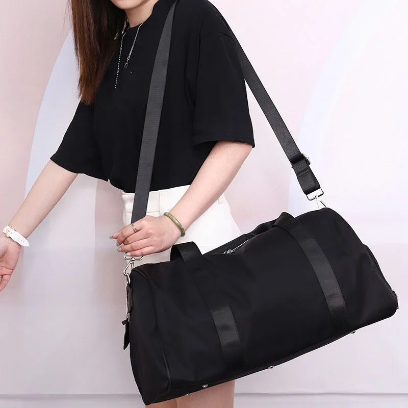 Customized Logo Large Capacity Pink Duffle Bags Gym Man Women Waterproof Sports Travel Bag Small Duffel Bag