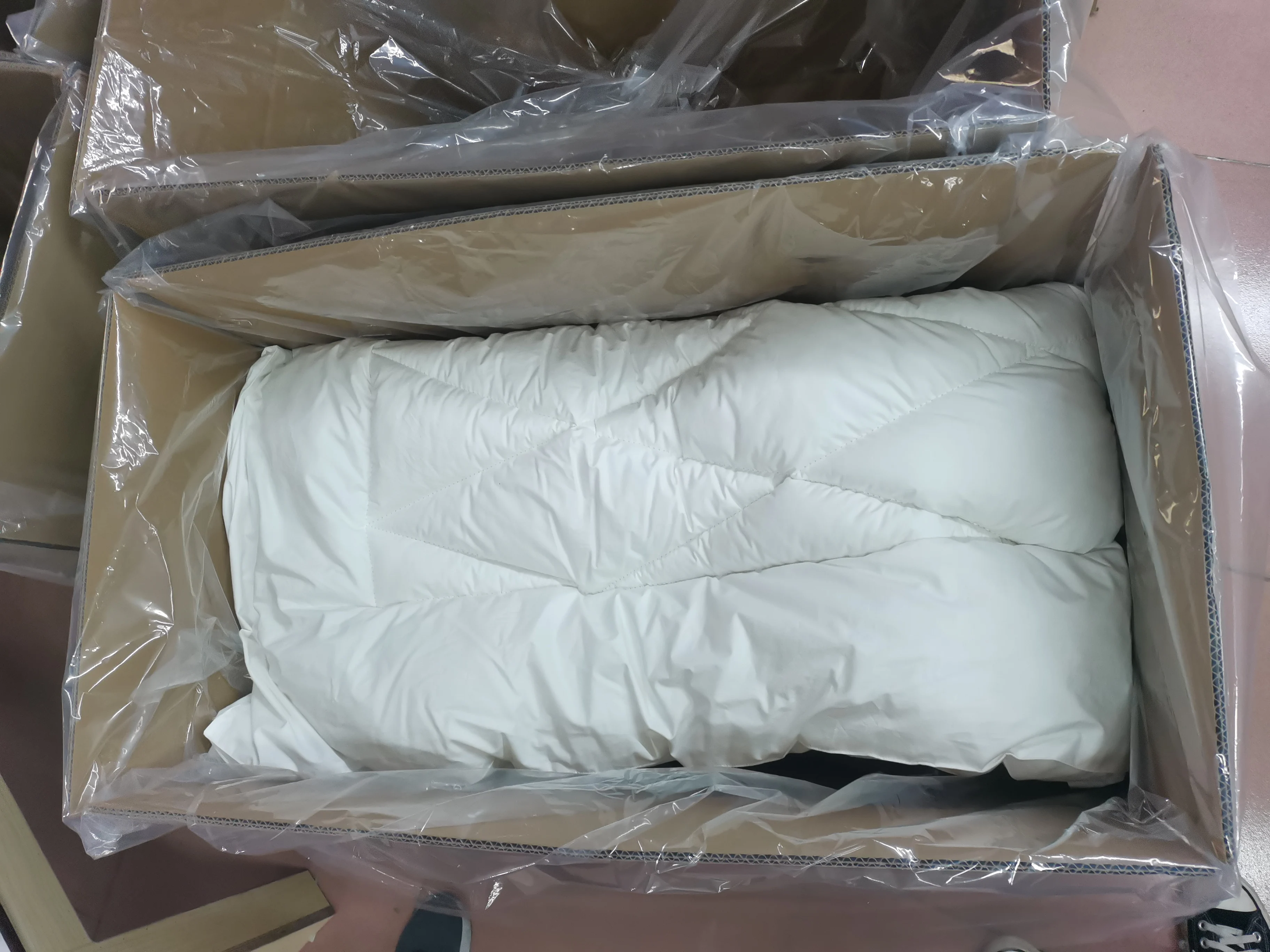  Матовая полиэфирная ткань синего и белого цвета 1500 ~ 3000gsm из утиных перьев с Заполненные матрас