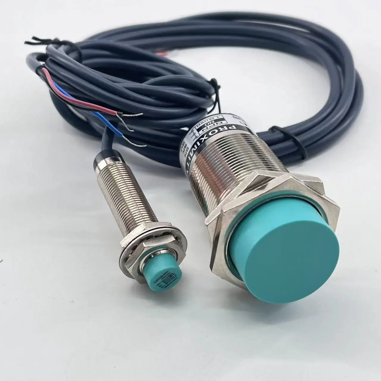 Cheap Diameter 30mm Detection Distance 15mm 3-Wire Normally Open Inductive Proximity Sensor