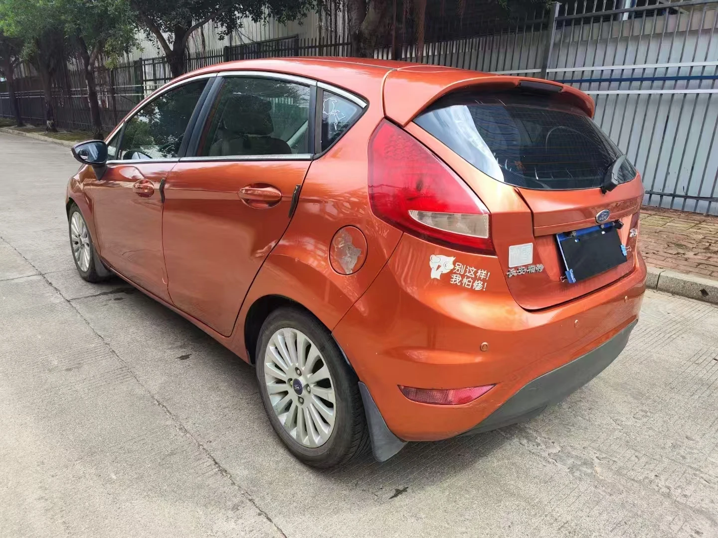 2012 Ford Fiesta 1.5L автоматическая коробка передач хорошее состояние Подержанный автомобиль с 11 км новой энергии транспортного средства