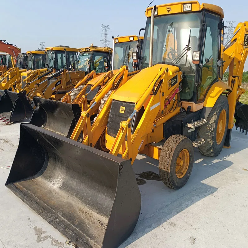Экскаватор-погрузчик JCB3CX 4 колесные приводные тракторы jcb3cx экскаватор-экскаватор 7 тонн номинальная нагрузка 63 кВт погрузочный экскаватор