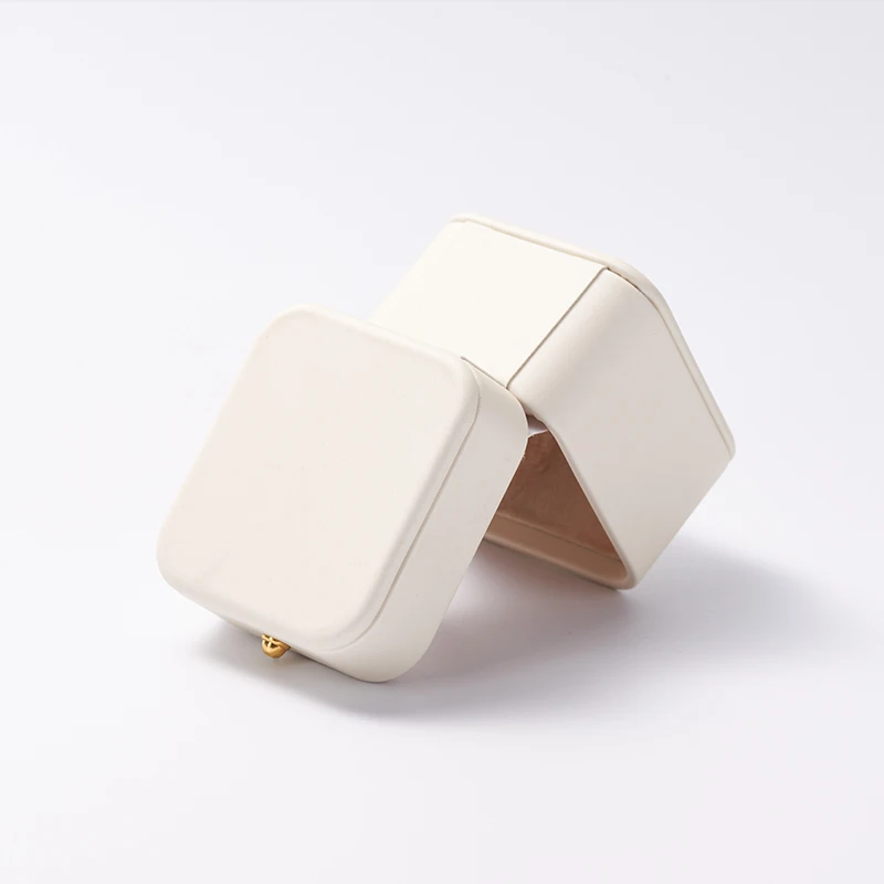 2022 Fanxi Cream Color PU Leather Jewelry Packaging Box Wholesale Custom Ring Box with Logo