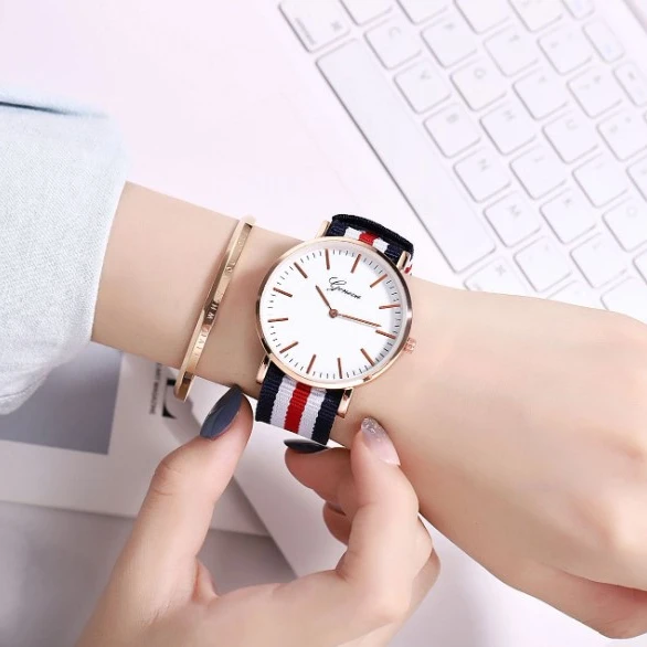 Fashion Big Number Wrist Watch Nylon Quartz Wrist Lady Watches Women PP Bag Acrylic Customized Alloy OEM Analog Watch Modern 17g