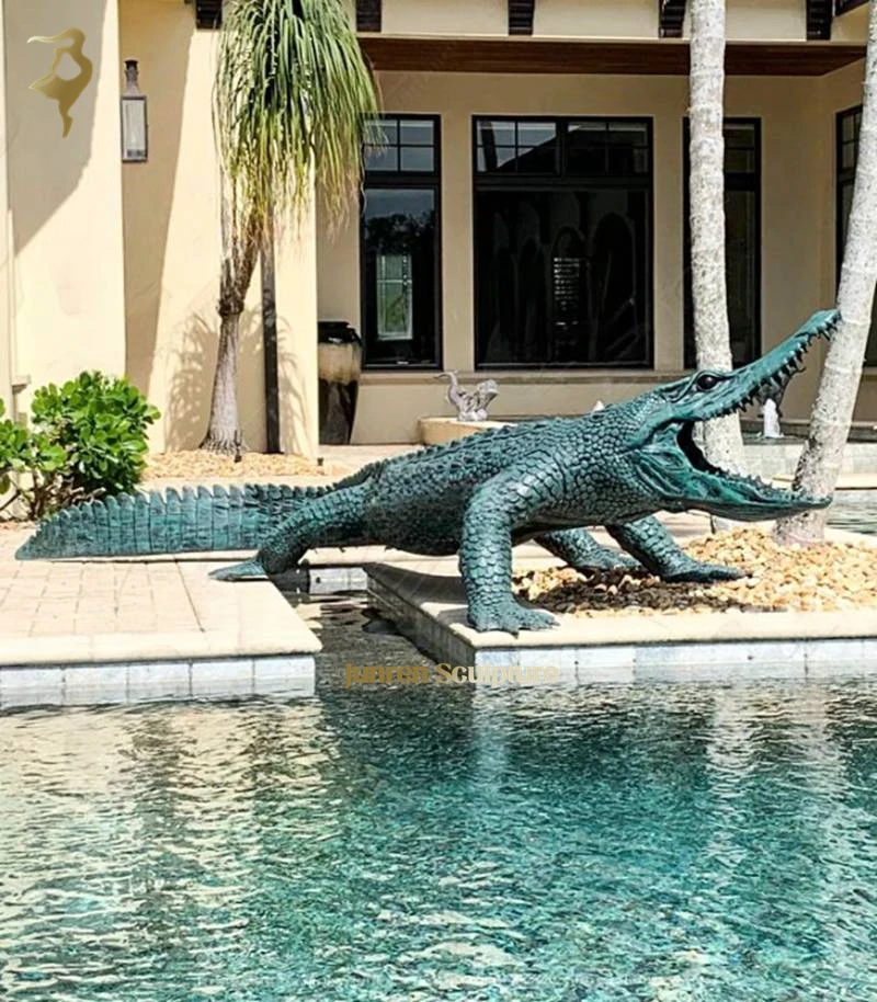 Life size metal animal sculpture bronze crocodile statue for garden decoration