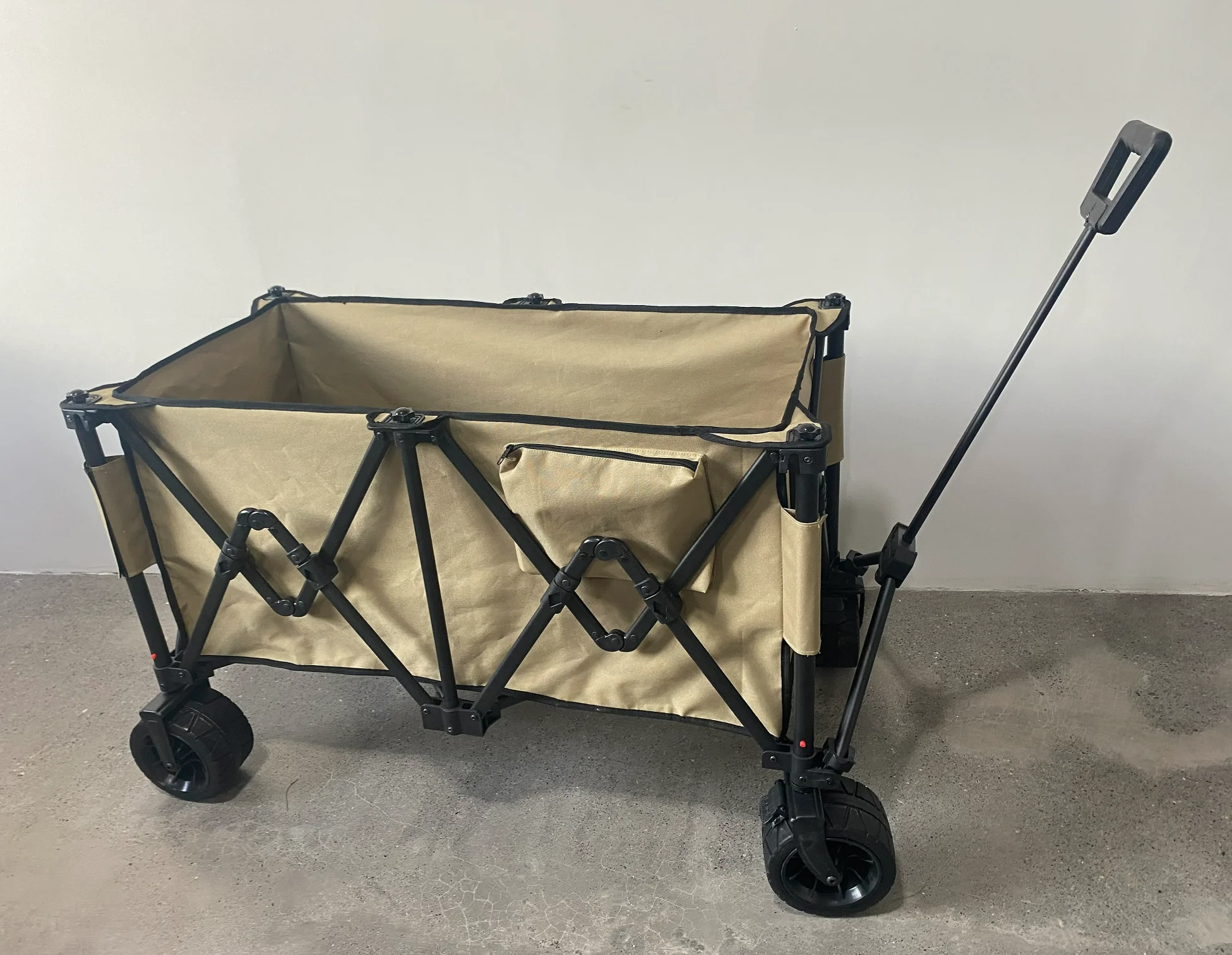 2023 Hot Sale New Garden Beach Trolley Cart Bollerwagen Wonderfold Snan Collapsible Utility Wagon Heavy Duty Folding Wagon