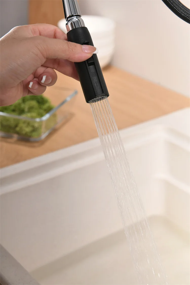 Luxury Brushed Gold Deck Mounted Pull Out Hot And Cold Water Single Handle Single Hole Anti Splash Kitchen Sink