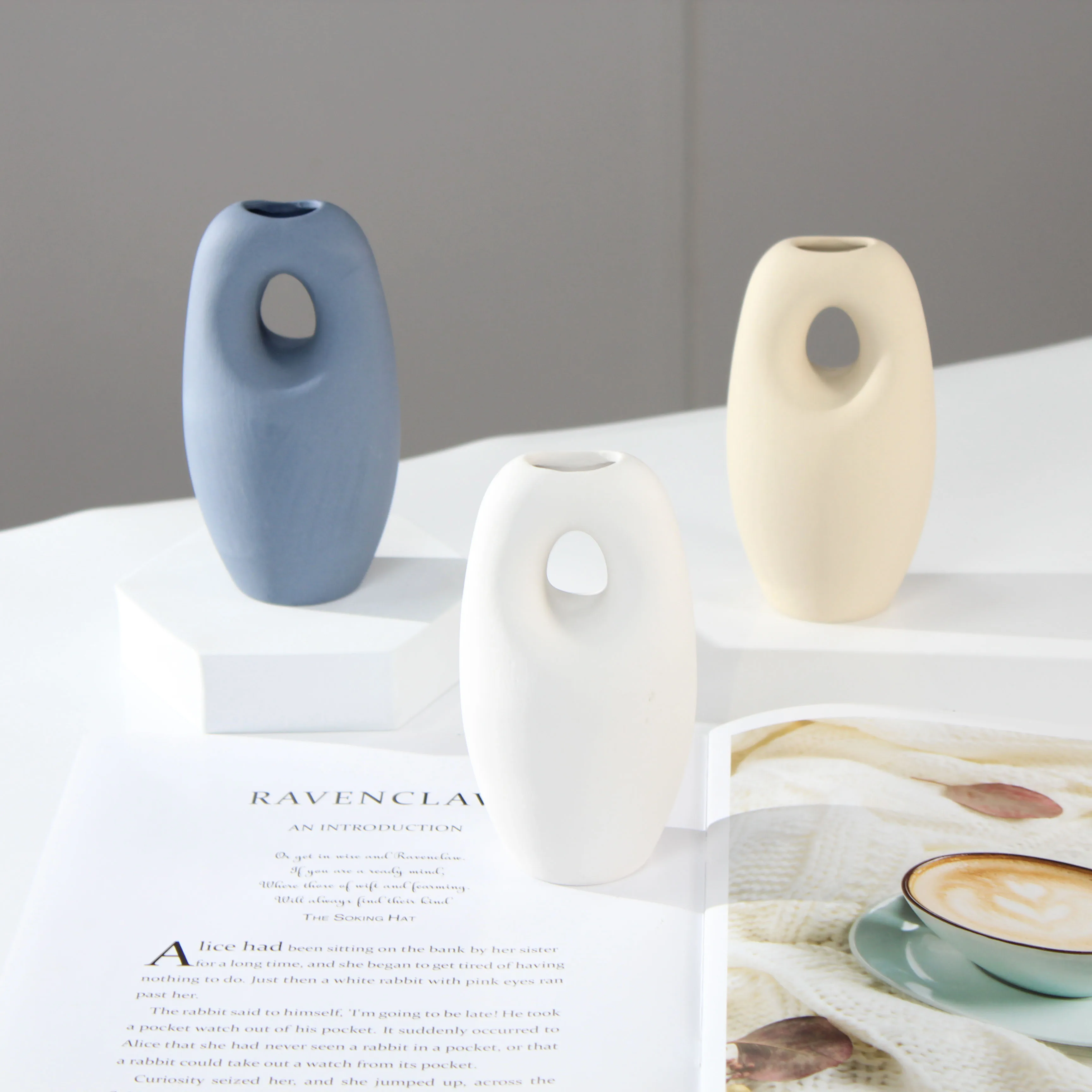 Nordic Style Wholesale Minimalist Decor Porcelain Flower Vase Irregular Ceramic Mini Bud Vases