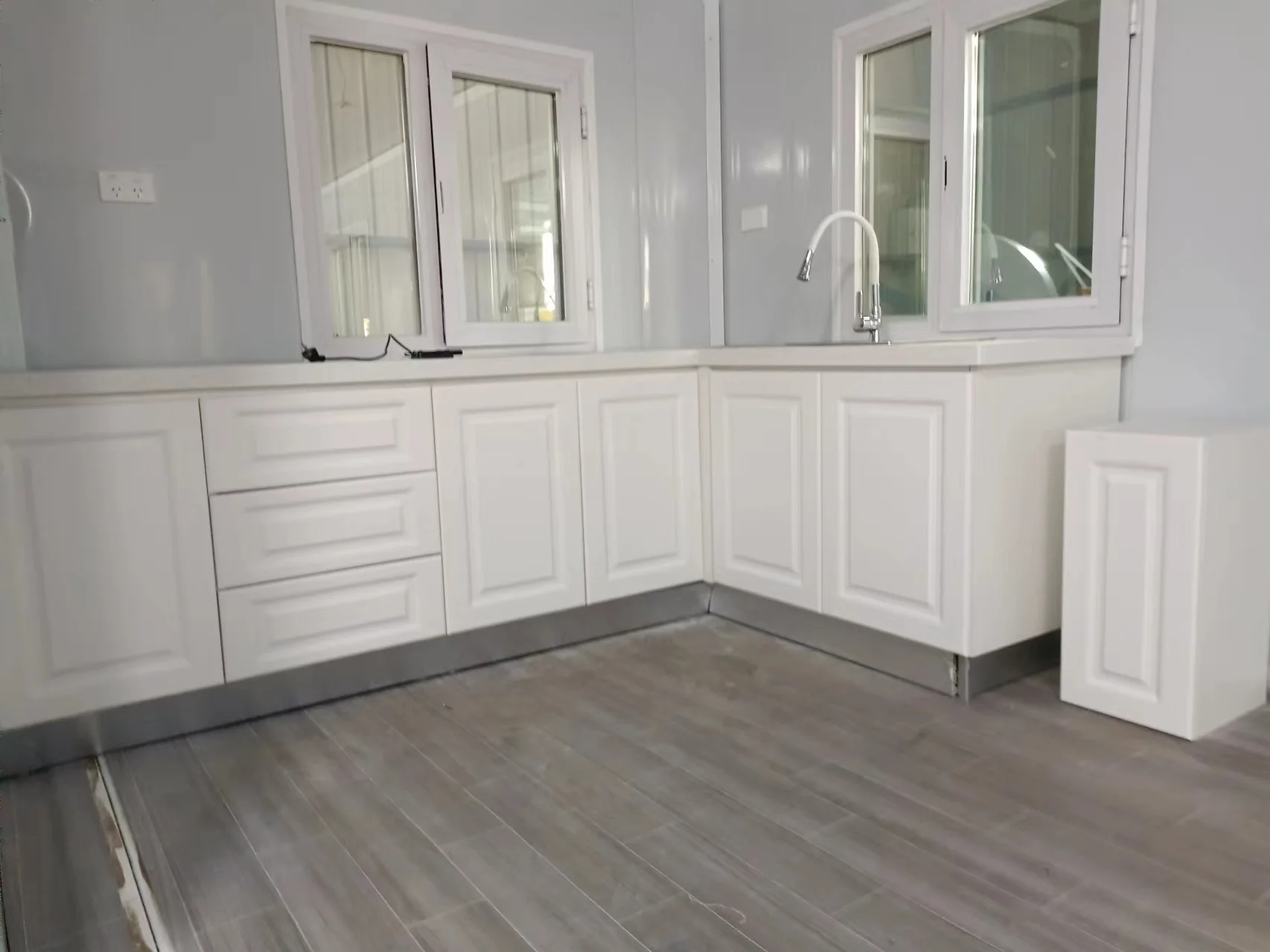 TEBAK Superior Quality Luxury Foldable Homes Expandable Container House for sale Prefabricated Living Supplier