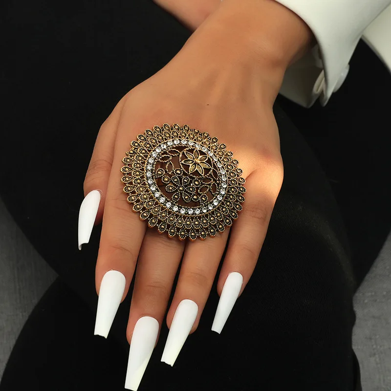 New retro ethnic style exaggerated ring round hollow ring with diamond