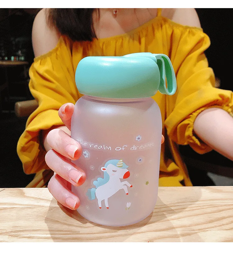 2022 Manufacturers wholesale  Heat-resistant transparent glass female portable simple, fresh and lovely student cup with rope