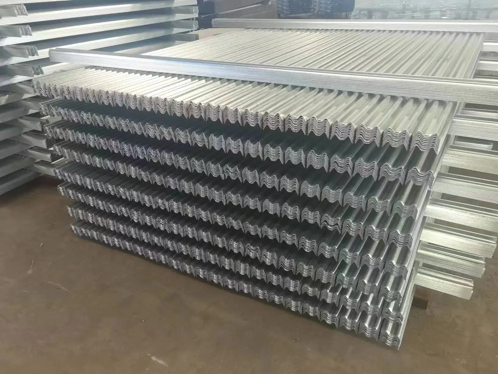 cheap low price powder coated 2.0m high steel palisade fencing ce approved palisade metal fence