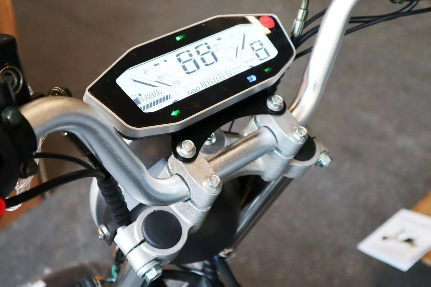 Adult citycoco three wheel electric scooter EU stock with rear basket 1500w 45km/h Netherlands Poland in stock