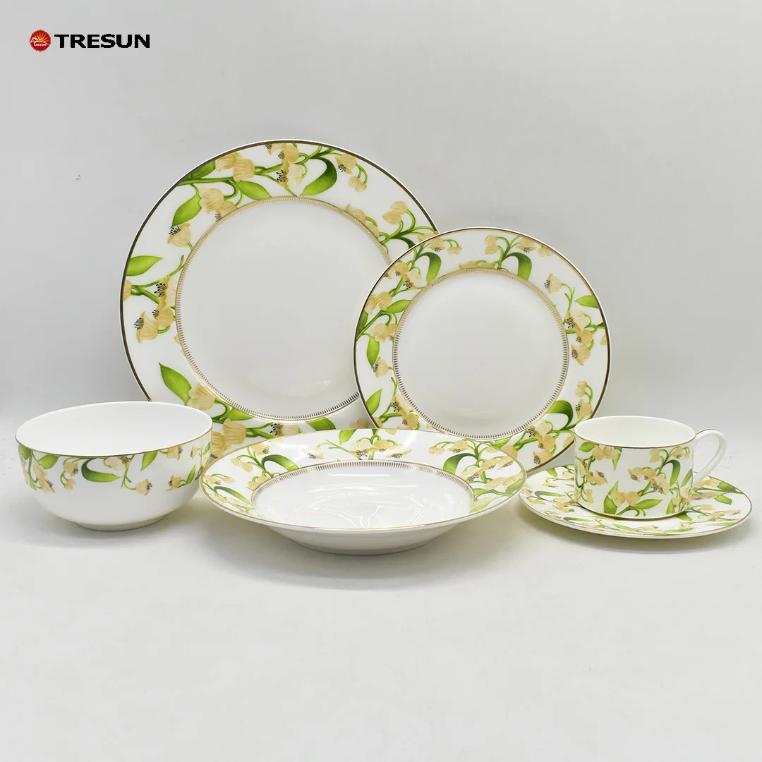 china factory wholesale 72 32 pieces pc royal luxury gold rim decal tea set european design bone china dinnerware set