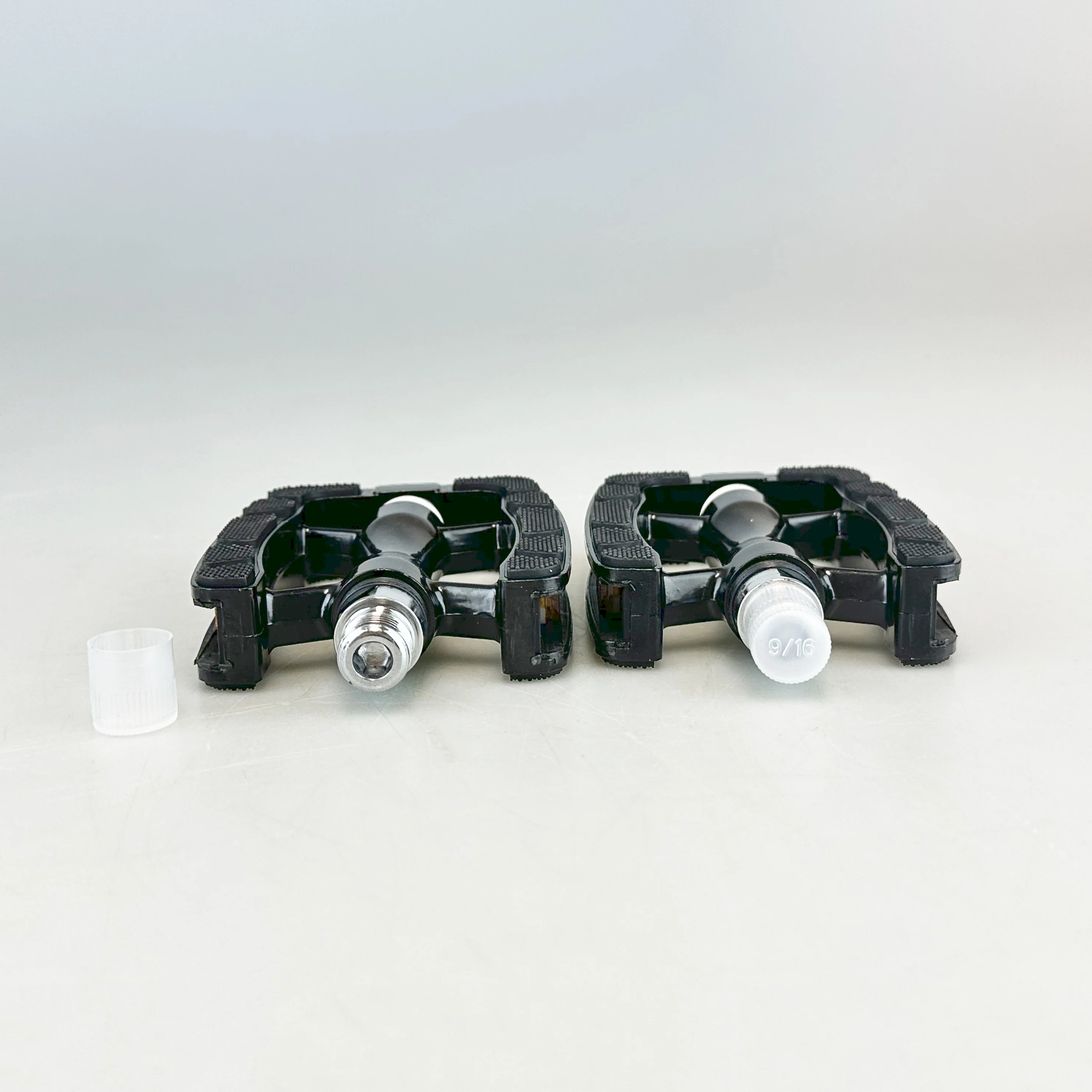 bike pedals with anti-skid cover mountain bike pedals A853 cr-mo axle and sealed bearing