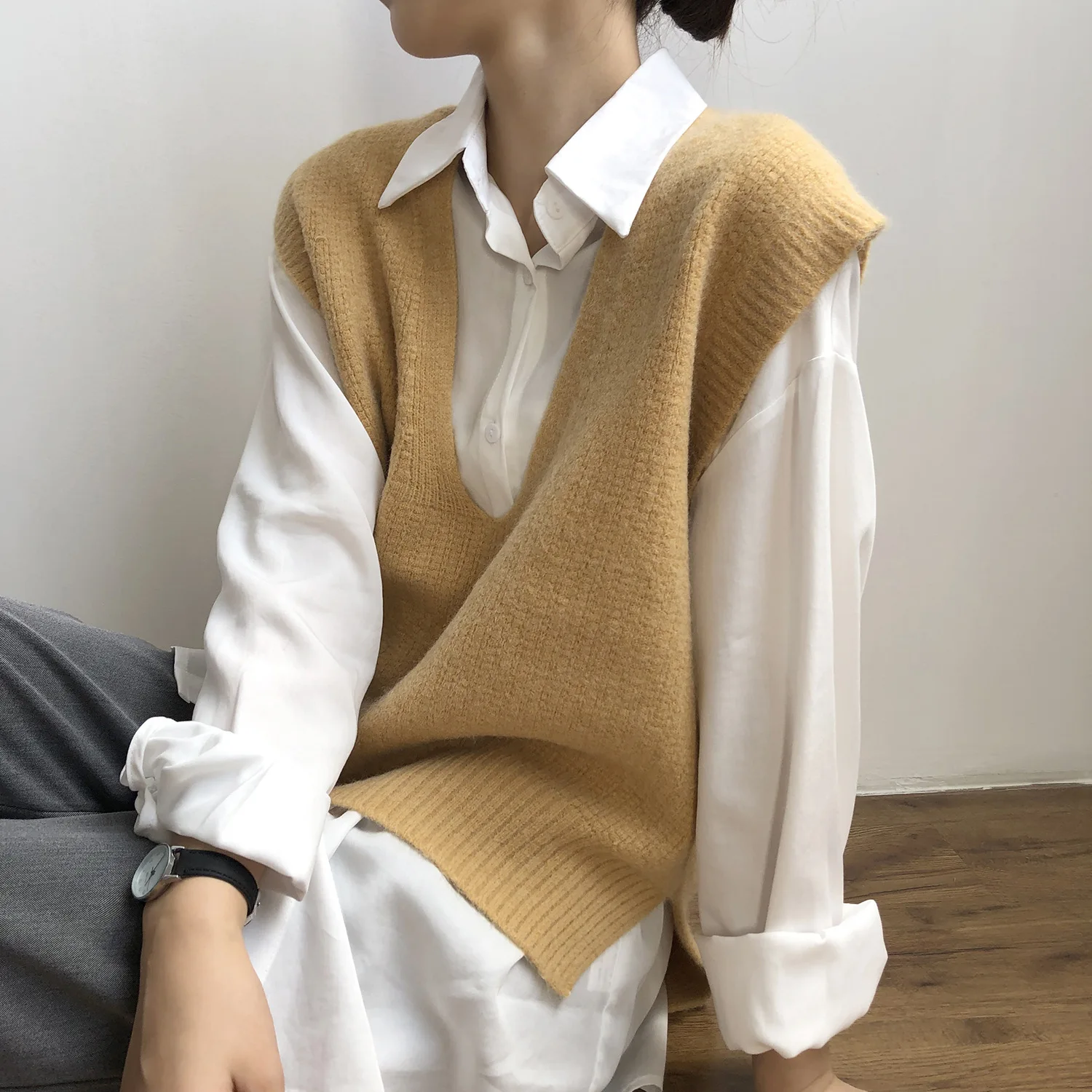 Spring Autumn Knitted Vest Women Sweater Casual V-Neck Vest Women Pullover Loose Vintage Sweater Veste Femme Cropped Top Casual