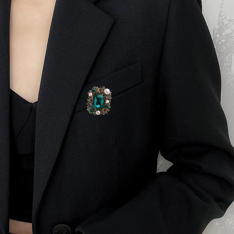 Vintage Luxury Baroque Square Brooches Women Green Red Rhinestone Pearl Crystal Badge Pins Office Party Coat Cloth Accessories