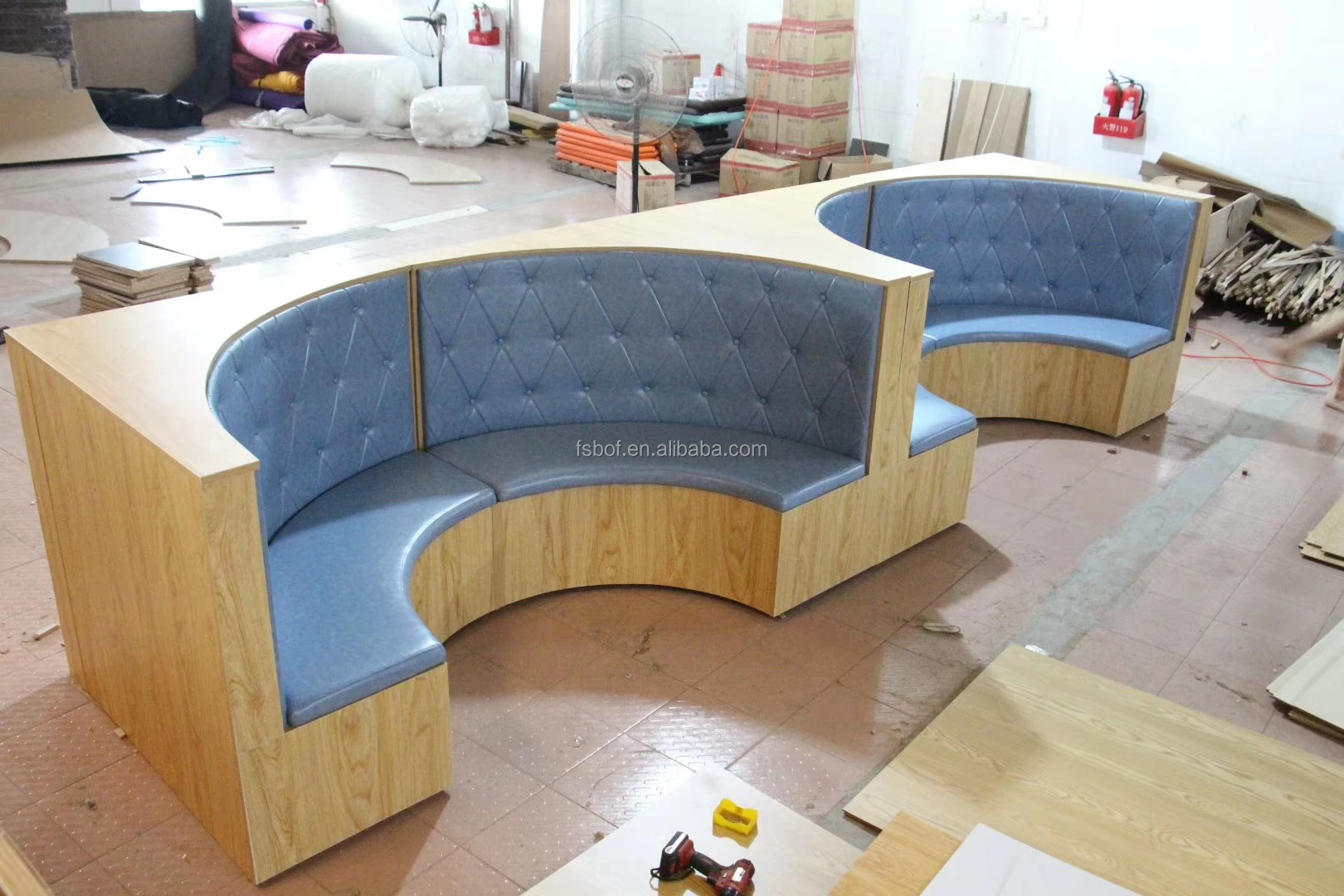 Customized restaurant sofa seating  U shape leather sofa half round booth seating design corner booths for sale