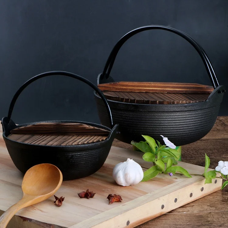 Outdoor Camping Hot Sale Cast Iron Hot Pot For Campfire Or Fireplace With Wooden Lid