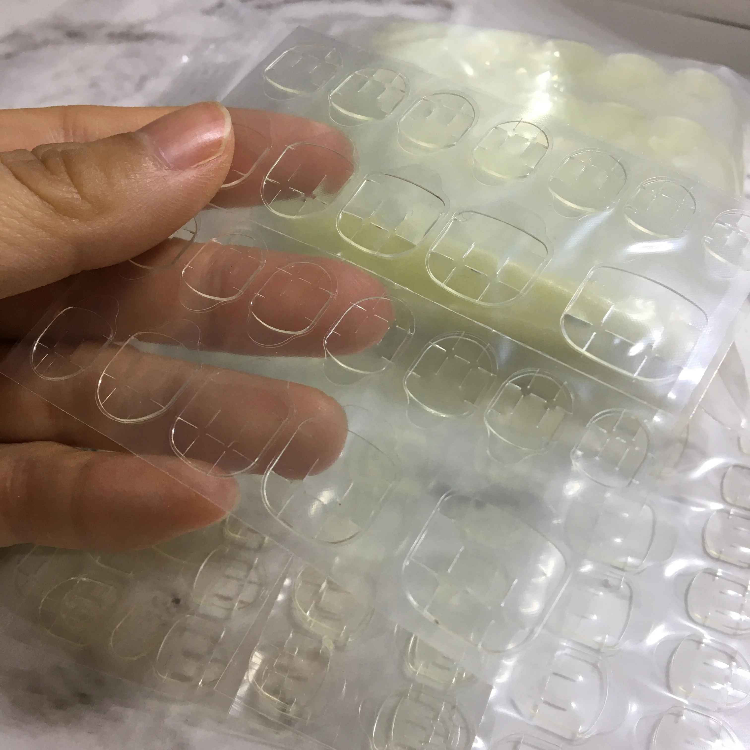 24 шт. на лист наклеек силиконовые накладные ногти клейкие вкладыши водонепроницаемые дышащие желе двустороннее прессование клей для