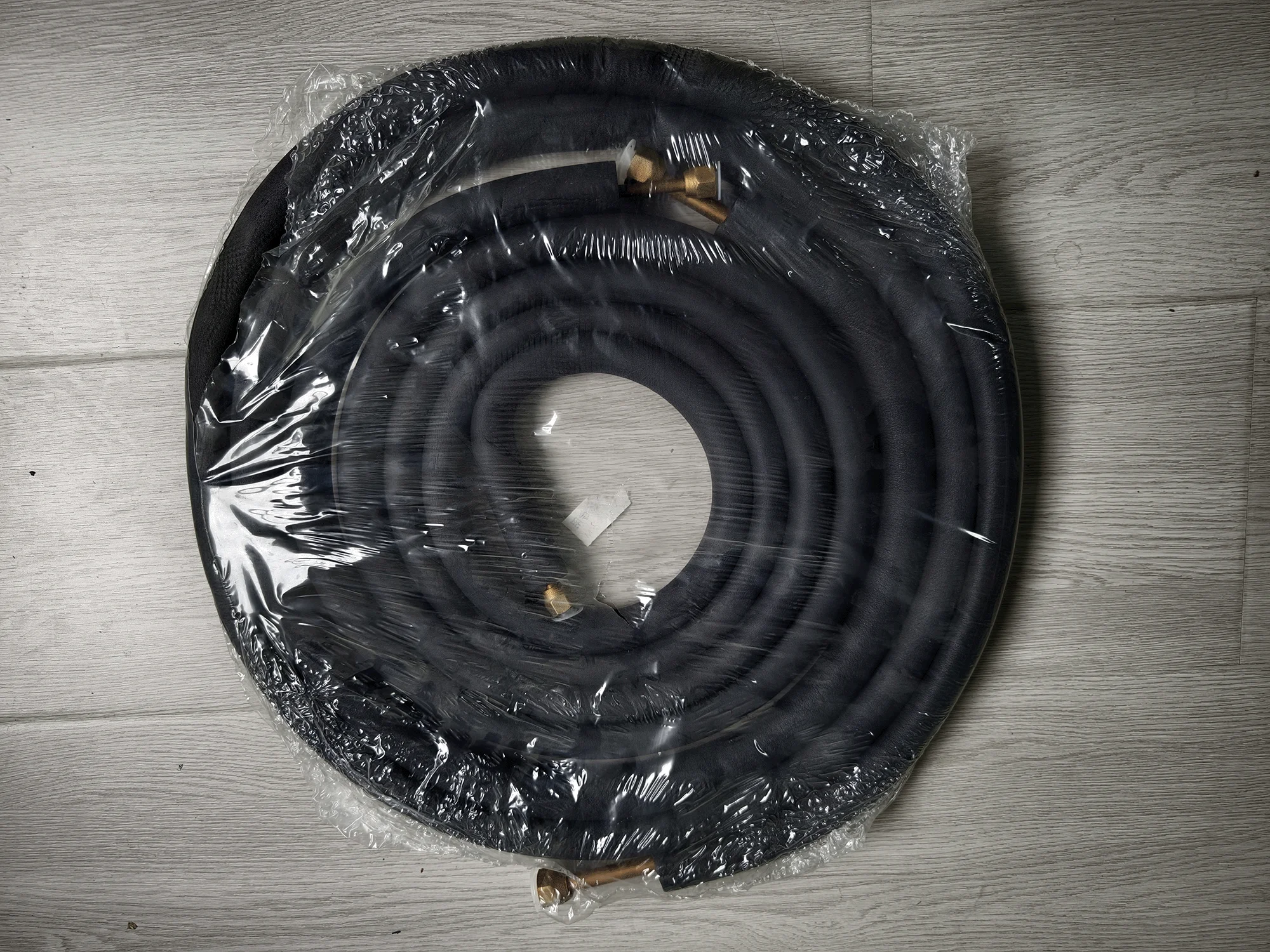 Black Rubber Insulation Pipe with UV Film Thermal Insulation Heat HVAC Foam Tube For Refrigeration Copper Pipe