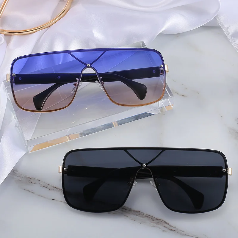 Steampunk Sunglasses for Men Women Gothic Glasses John Lennon Style Metal Frame 100% UV Blocking Lens Metal &Resin frame