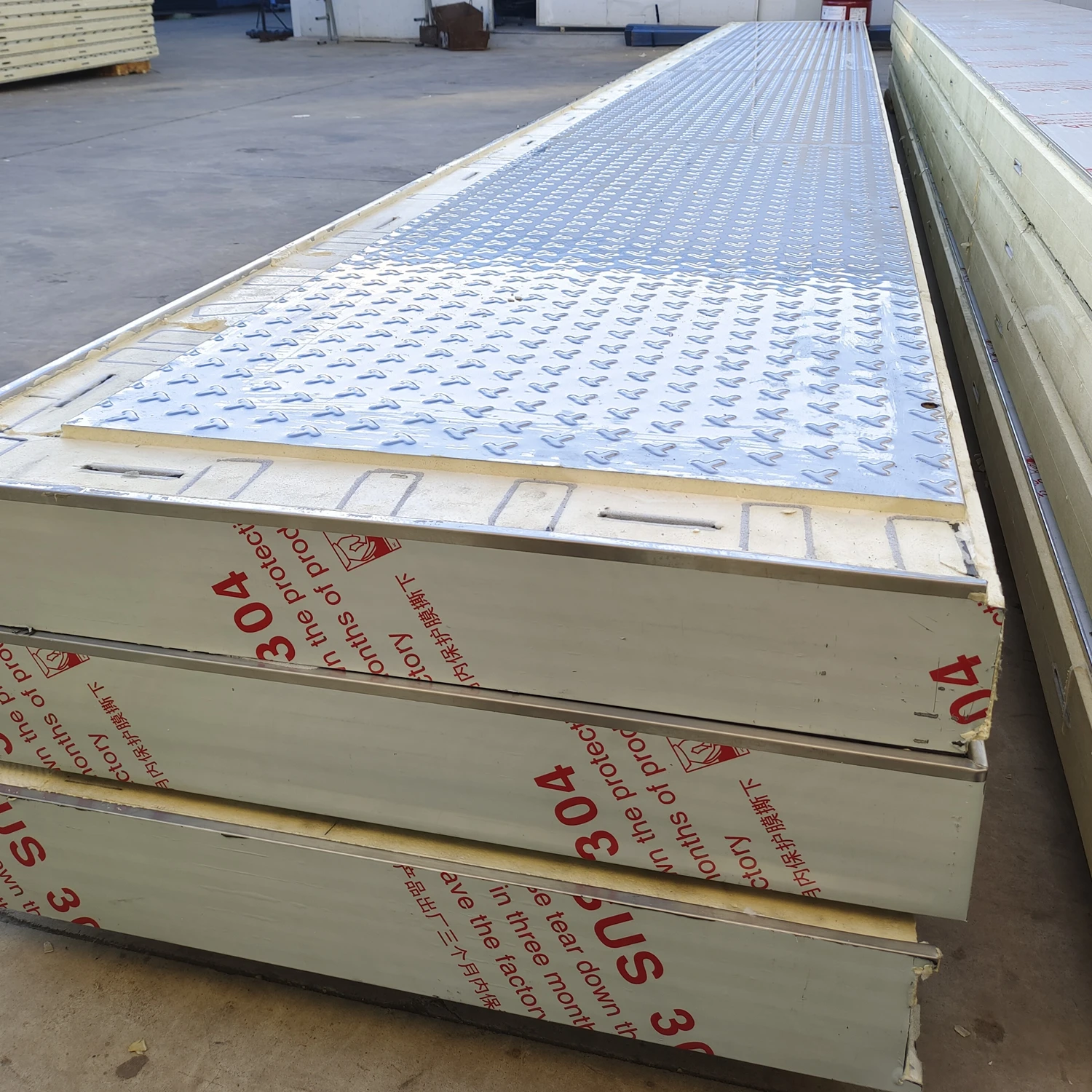 Color Steel Fireproof Rock Wool Sandwich Panels Insulated Exterior Wall Panel for Outdoor Warehouse Workshop Hotel Applications