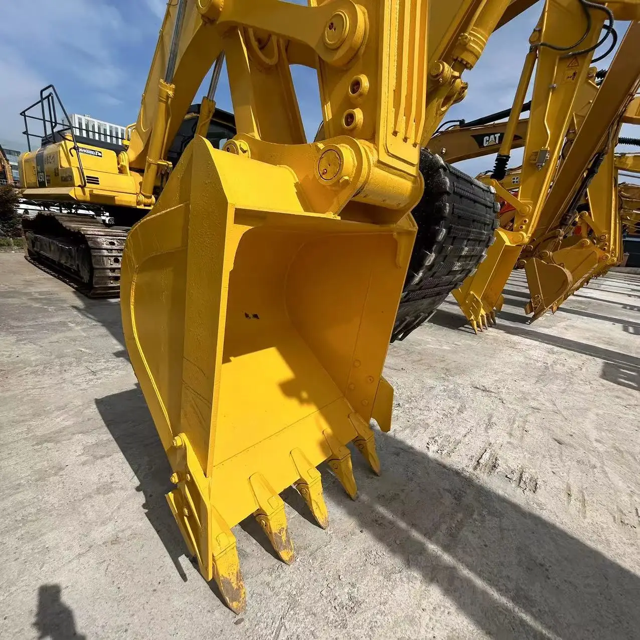 Отличная производительность pc200 подержанный экскаватор komatsu строительная машина гидравлический гусеничный pc240 pc220