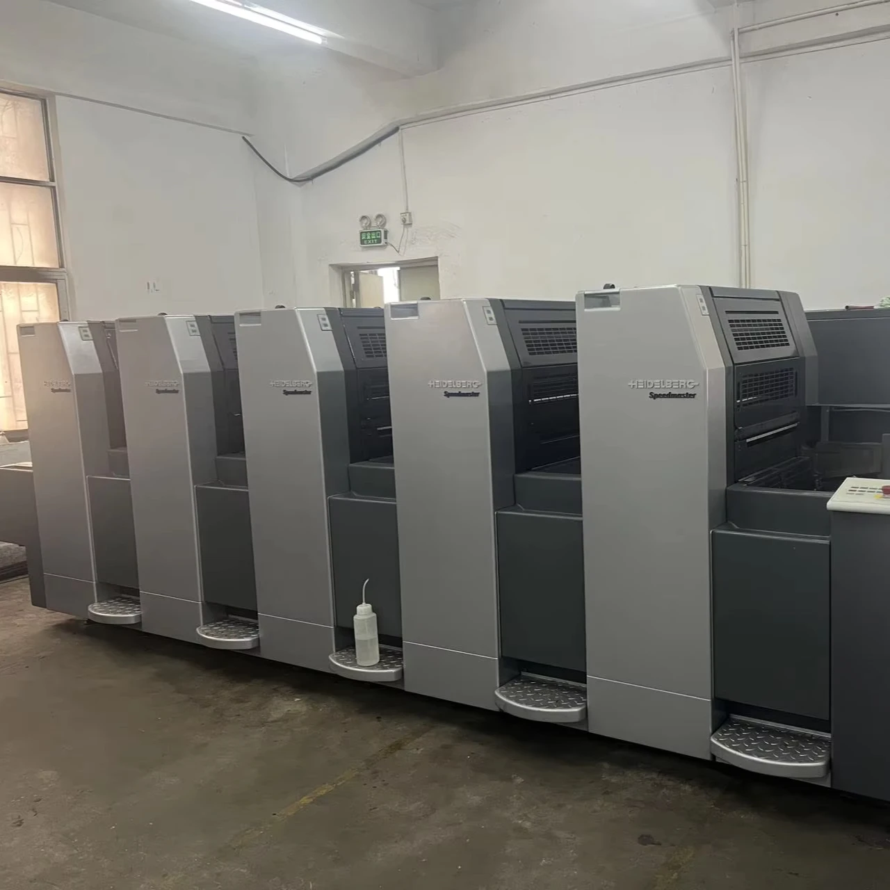 offset printer Heidelberg  sm52-5 +L year of 2000  5 colors good condition  sheet fed paper semi automatic plate installation